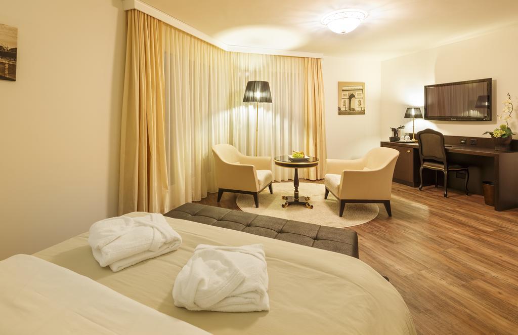 Business Hotel First Фойзісберг Екстер'єр фото