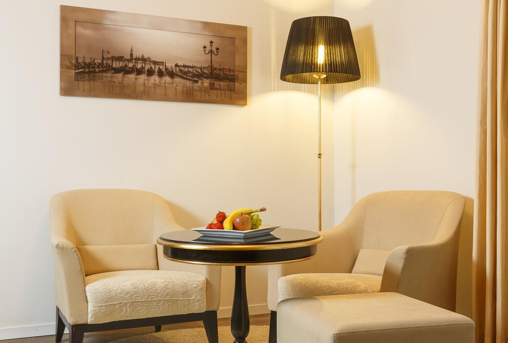 Business Hotel First Фойзісберг Номер фото
