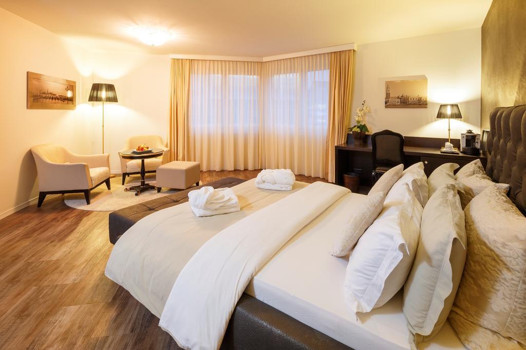 Business Hotel First Фойзісберг Номер фото